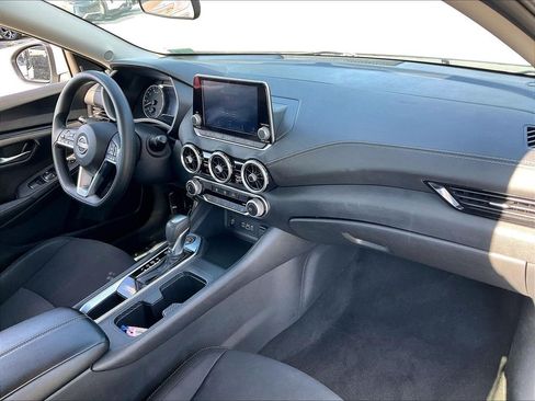 Used 2024 Nissan Sentra SV FWD image 13