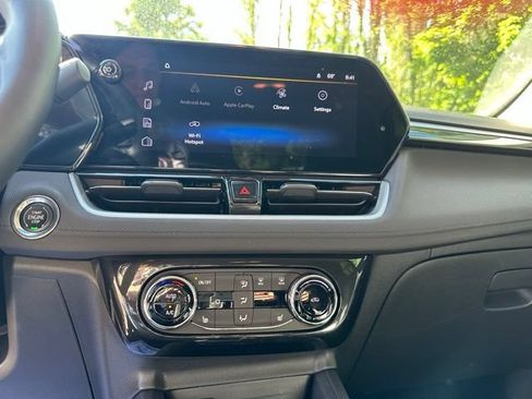 Used 2025 Chevrolet TrailBlazer LT w/ Convenience Package FWD image 20