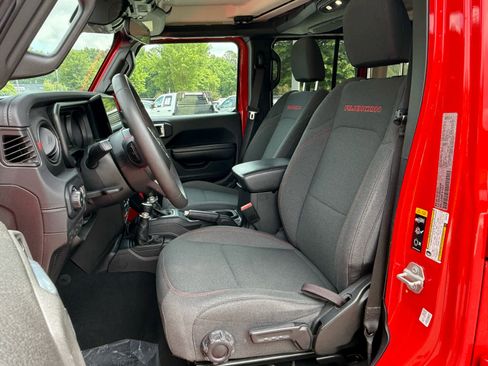 Used 2024 Jeep Wrangler Unlimited Rubicon AWD/4WD image 12