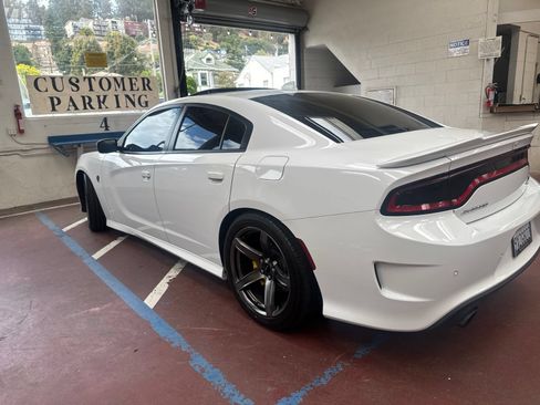 Used 2018 Dodge Charger SRT Hellcat w/ Harman/Kardon Audio Group RWD image 7