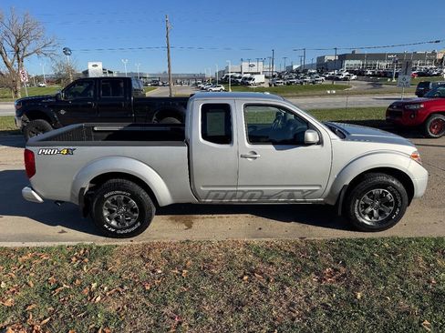 Used 2016 Nissan Frontier PRO-4X image 6