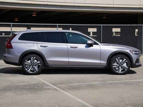 New 2026 Volvo V60 B5 Cross Country Plus w/ Climate Package image 3