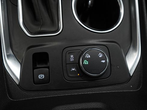 Used 2021 Chevrolet Traverse LT AWD/4WD image 29