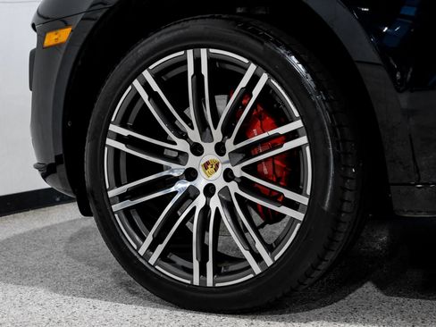 Used 2017 Porsche Macan Turbo image 58