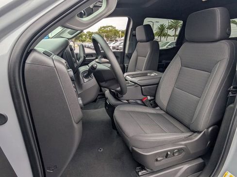 Used 2025 Chevrolet Silverado 1500 Custom Trail Boss w/ LPO, Dark Essentials Package image 11