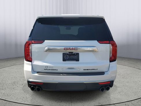 Used 2024 GMC Yukon Denali w/ Advanced Technology Package image 5