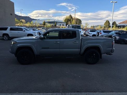 Used 2020 Toyota Tacoma Limited AWD/4WD image 11