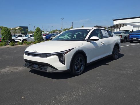 New 2026 Kia K4 FWD image 4