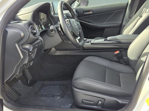 Certified 2025 Lexus IS 350 F Sport image 9