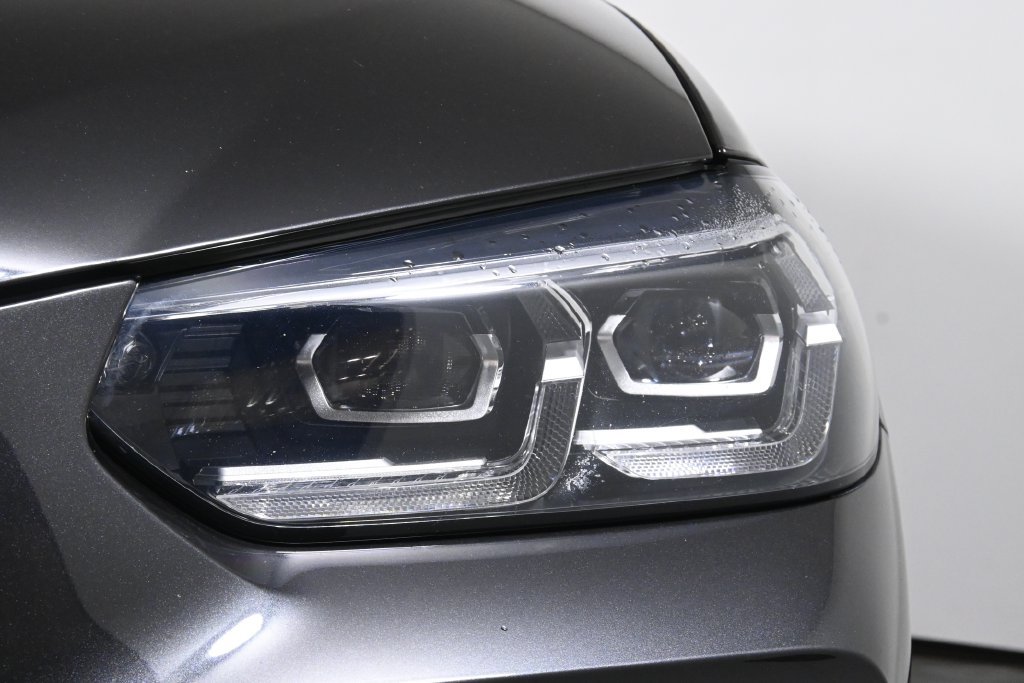 Used 2024 BMW X3 xDrive30i w/ Premium Package w/ZPA AWD/4WD image 11