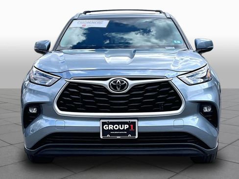 Used 2023 Toyota Highlander XLE image 4