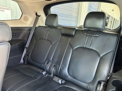 Used 2025 Honda Pilot Elite image 18