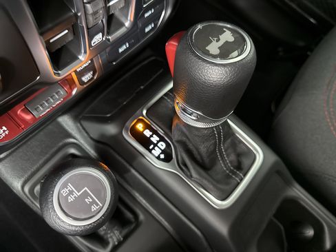 New 2026 Jeep Wrangler Unlimited Rubicon w/ Technology Group image 26