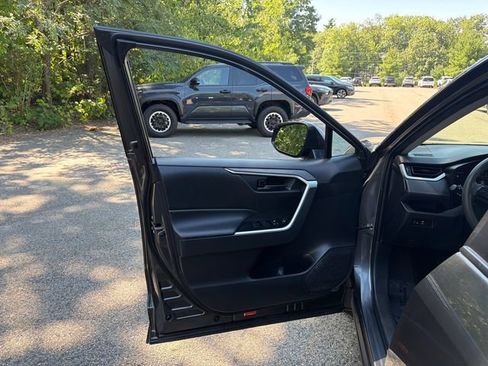 Used 2025 Toyota RAV4 LE AWD/4WD image 21