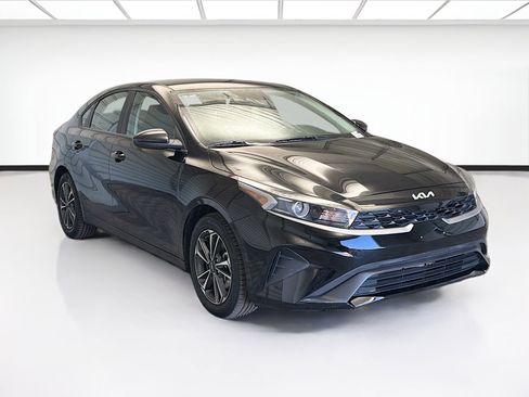 Used 2024 Kia Forte LXS image 3