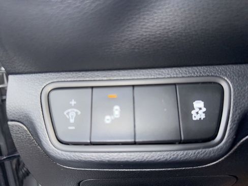 Used 2022 Kia Forte LXS w/ LXS Technology Package image 4