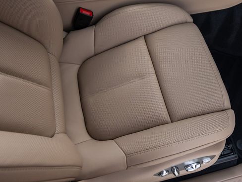 New 2026 Porsche Macan AWD/4WD image 43