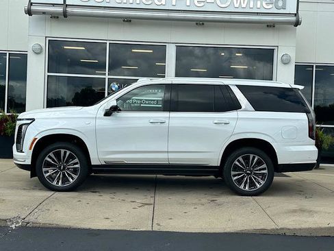 Used 2025 Cadillac Escalade Premium Luxury w/ Touring Package AWD/4WD image 6