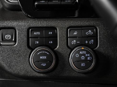 Used 2025 Chevrolet Silverado 3500 High Country w/ Technology Package AWD/4WD image 24