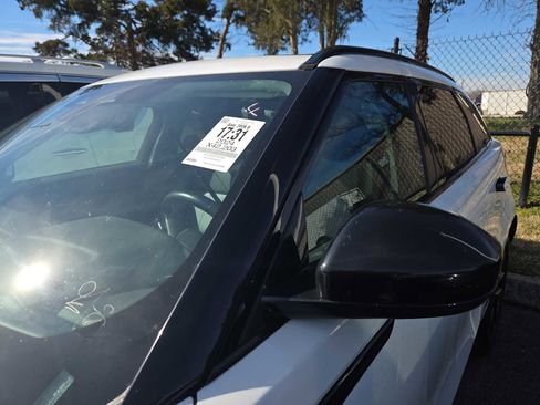 Used 2024 Land Rover Range Rover Velar S image 9