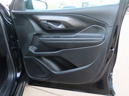 Used 2022 GMC Terrain SLT w/ Tech Package image 9