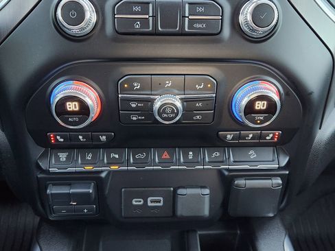 Used 2020 GMC Sierra 2500 AT4 w/ AT4 Premium Package image 22