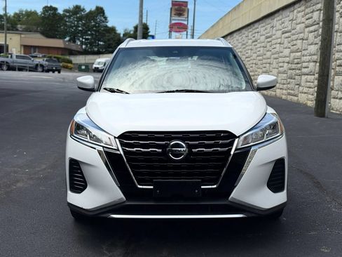Used 2021 Nissan Kicks SV FWD image 3