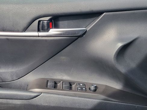 Used 2023 Toyota Camry SE FWD image 13