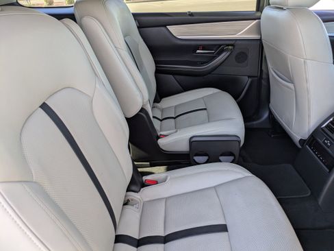 Used 2024 MAZDA CX-90 3.3 Turbo w/ Preferred Package image 14