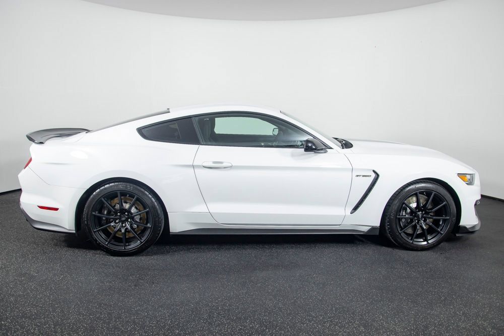 Used 2018 Ford Mustang Shelby GT350 RWD image 34