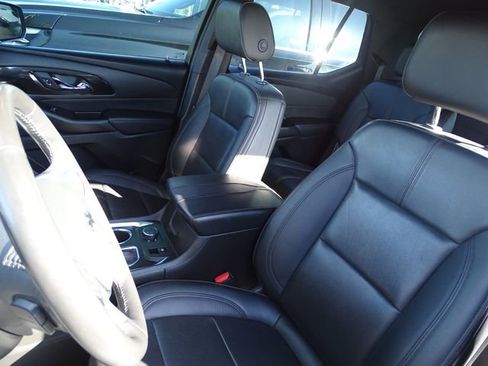 Used 2022 Chevrolet Traverse RS w/ LPO, Cargo Package image 8