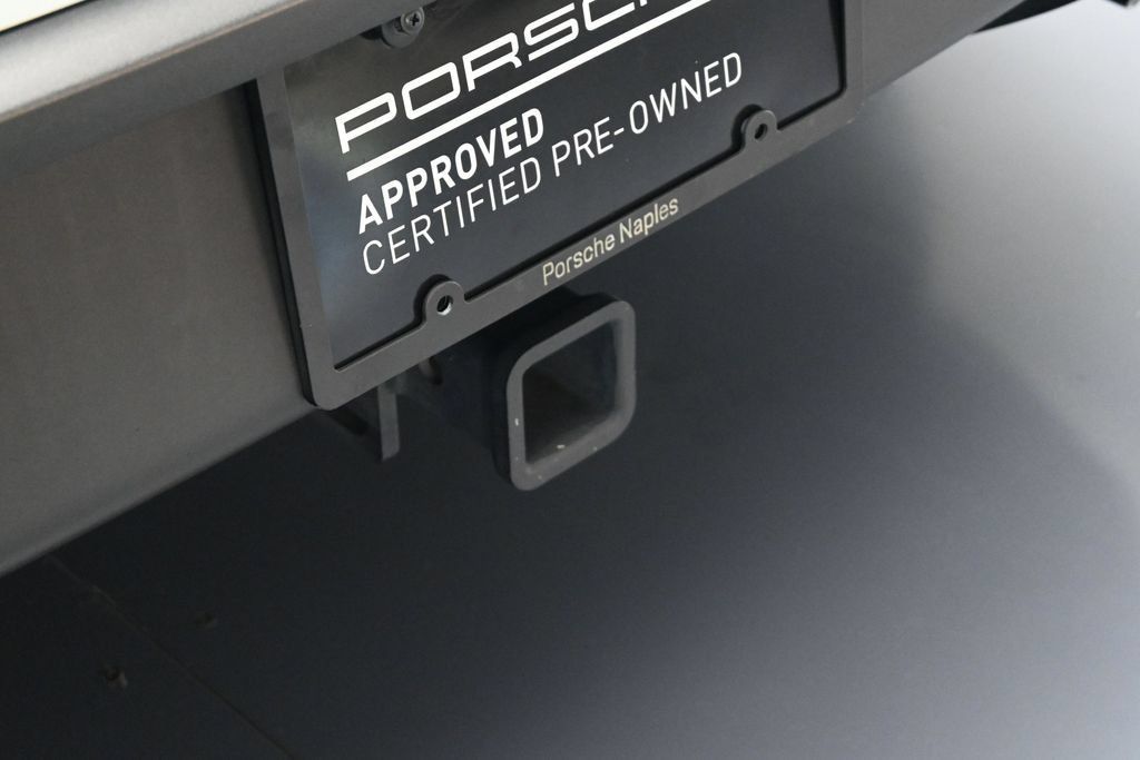 Certified 2024 Porsche Macan Turbo AWD/4WD image 33