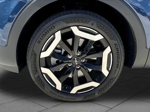 Used 2025 Kia Telluride S image 10