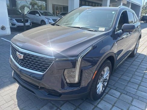 Certified 2025 Cadillac XT4 Premium Luxury image 8