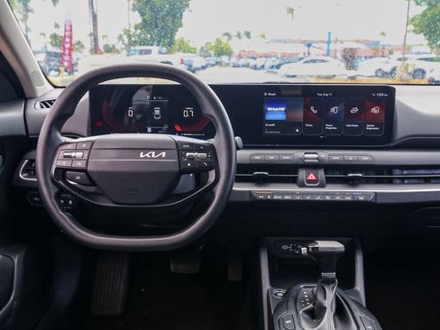 Used 2025 Kia K4 FWD image 21