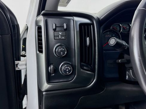 Used 2018 Chevrolet Silverado 1500 LT w/ All Star Edition AWD/4WD image 10