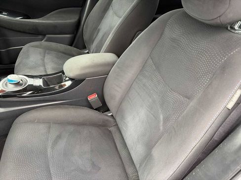 Used 2015 Nissan Leaf SV image 13