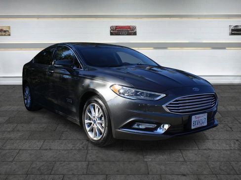 Used 2017 Ford Fusion Energi SE FWD image 1