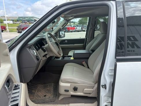 Used 2009 Ford Expedition XLT AWD/4WD image 2