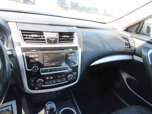 Used 2018 Nissan Altima 2.5 SV image 30