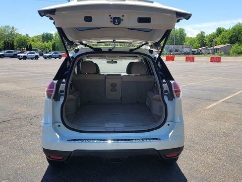 Used 2015 Nissan Rogue SV w/ SV Premium Package FWD image 11