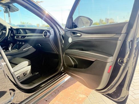 Used 2018 Alfa Romeo Stelvio Ti Sport image 46
