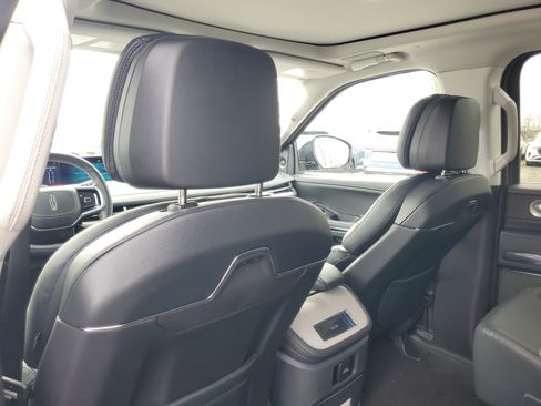 New 2026 Lincoln Navigator Reserve image 28