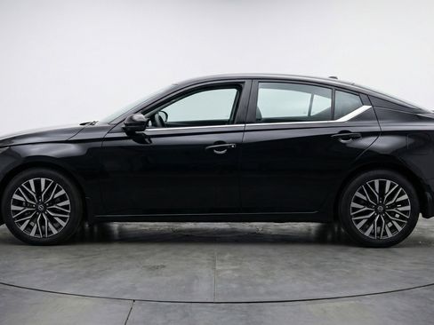 Used 2025 Nissan Altima 2.5 SV image 5