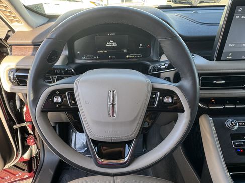 Certified 2023 Lincoln Aviator Reserve w/ Equipment Group 201A image 16