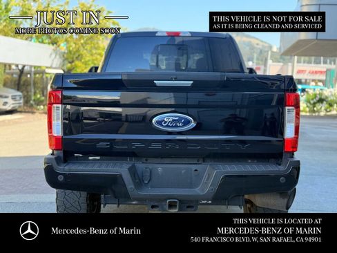 Used 2017 Ford F250 XLT w/ XLT Premium Package AWD/4WD image 3