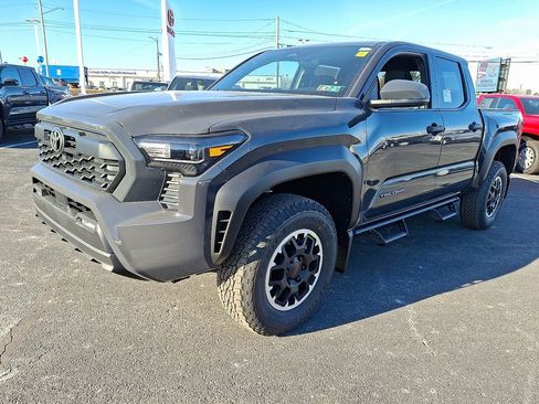 New 2026 Toyota Tacoma TRD Off-Road AWD/4WD image 3