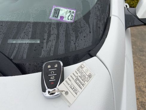 Used 2024 Chevrolet Malibu LT image 30