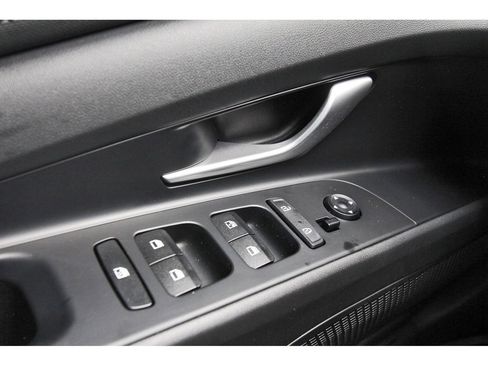 Certified 2022 Hyundai Elantra SEL w/ Convenience + Premium Package FWD image 23