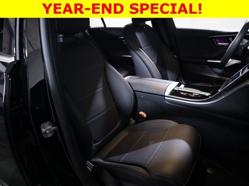 Used 2025 Mercedes-Benz C 300 4MATIC Sedan image 34